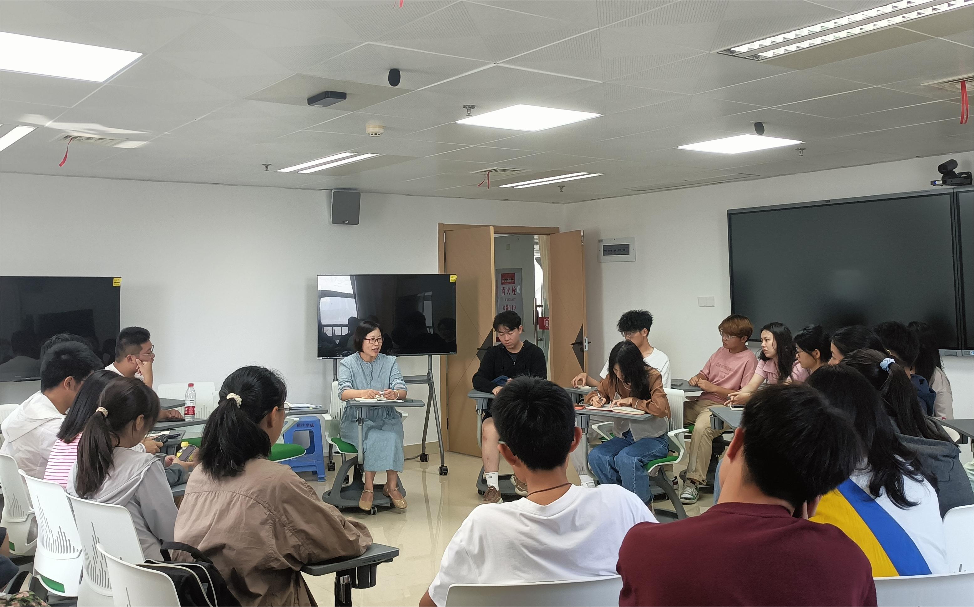 23级学生座谈.jpg